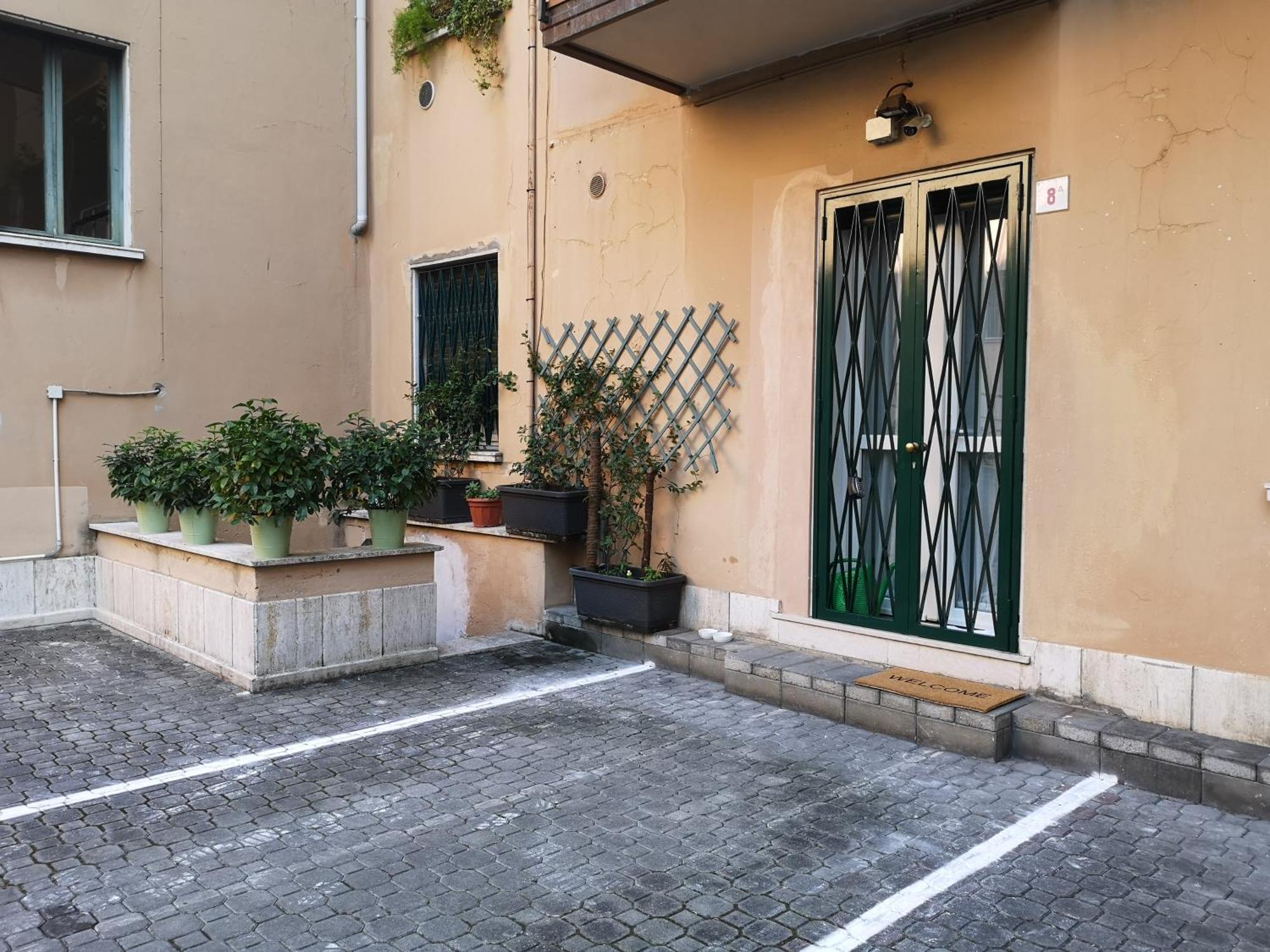 Holiday Apartment - Brescia Centro - Parcheggio Privato Exterior foto