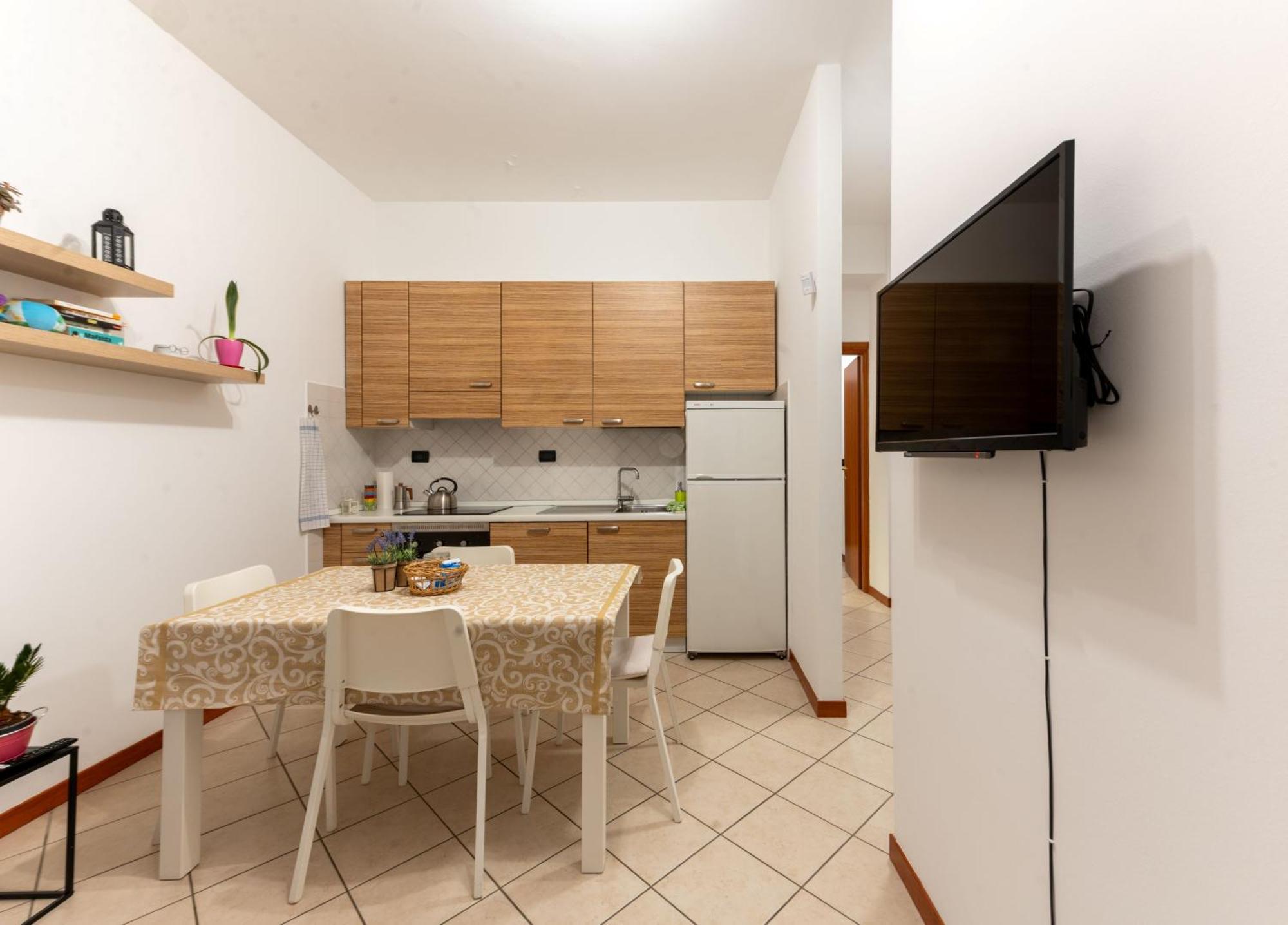 Holiday Apartment - Brescia Centro - Parcheggio Privato Exterior foto